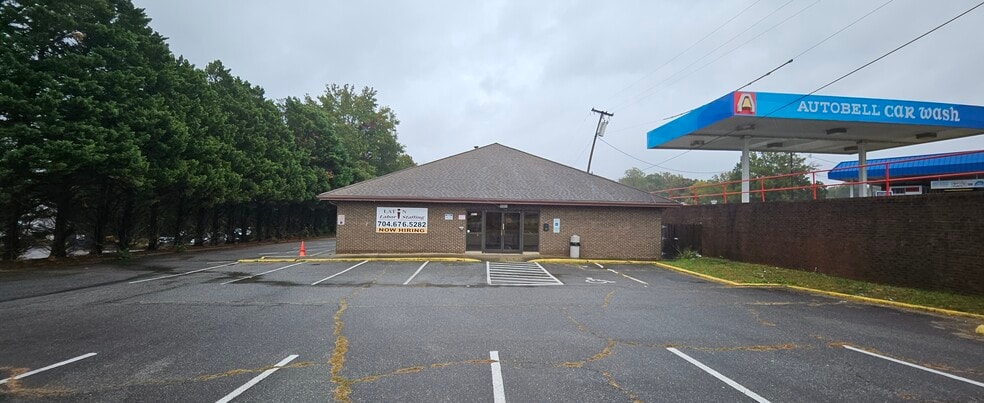 More Photos Of 4917 South Blvd, Charlotte Medical For Lease