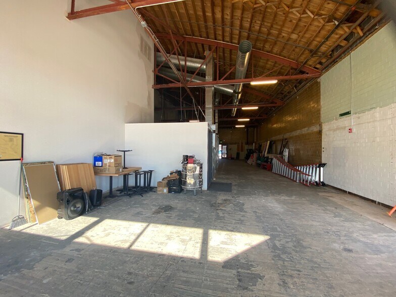 More Photos Of 9995 E Colfax Ave, Aurora Restaurant For Lease