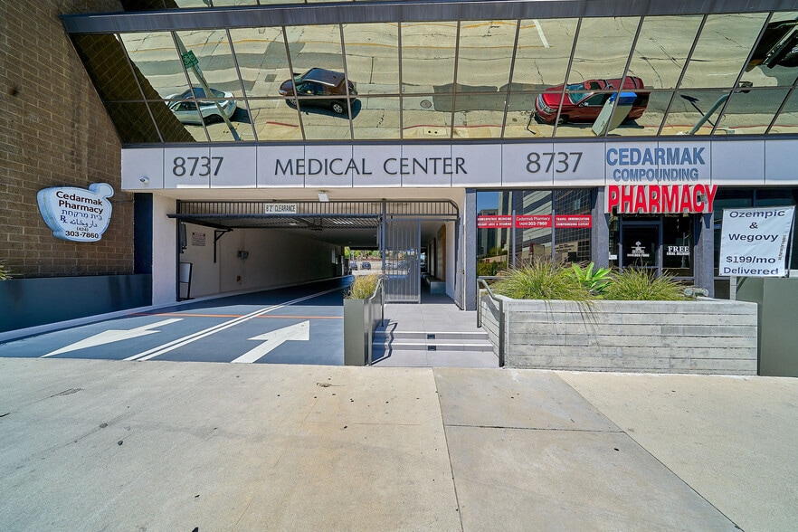 More Photos Of 8737 Beverly Blvd, West Hollywood Medical For Sale