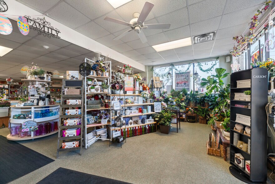 More Photos Of 136 Stelton Rd, Piscataway Freestanding For Lease