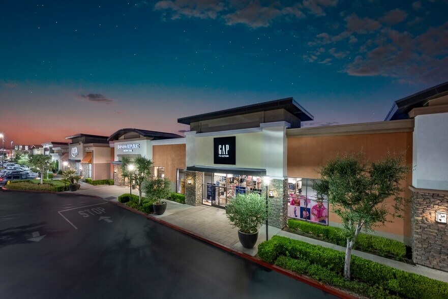 More Photos Of 27651 San Bernardino Ave, Redlands Unknown For Lease