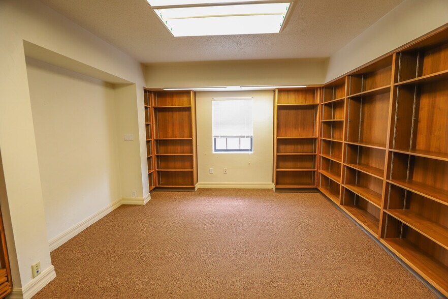 More Photos Of 305 SE 2nd Ave, Gainesville Office For Lease