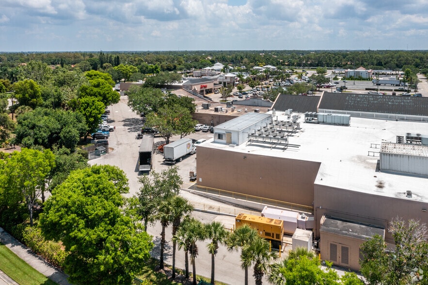 More Photos Of 7055-7301 Radio Rd, Naples Unknown For Lease