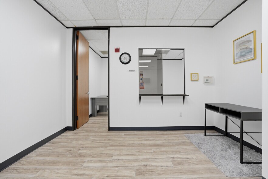 More Photos Of 7011 Harwin Dr, Houston Medical For Lease