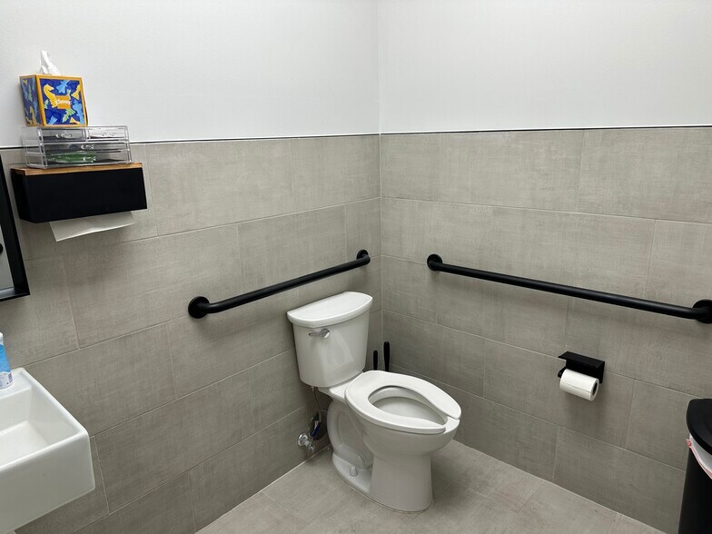 More Photos Of 2206 Katy Flewellen Rd, Katy Storefront For Lease