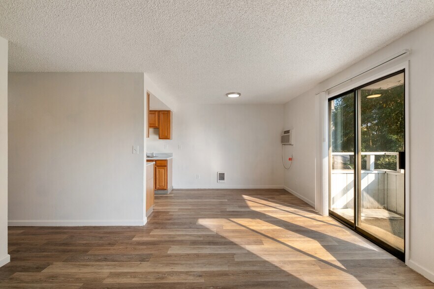 More Photos Of 3001 E Upriver Dr, Spokane Apartments For Sale