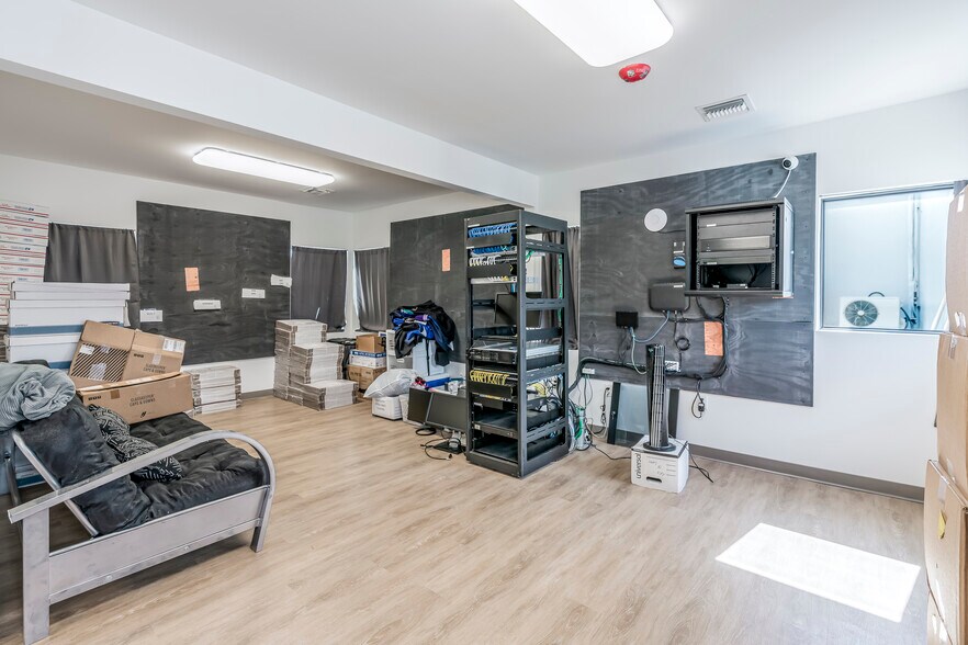 More Photos Of 1014 N Dixie Hwy, Lake Worth Beach Loft Creative Space For Sale