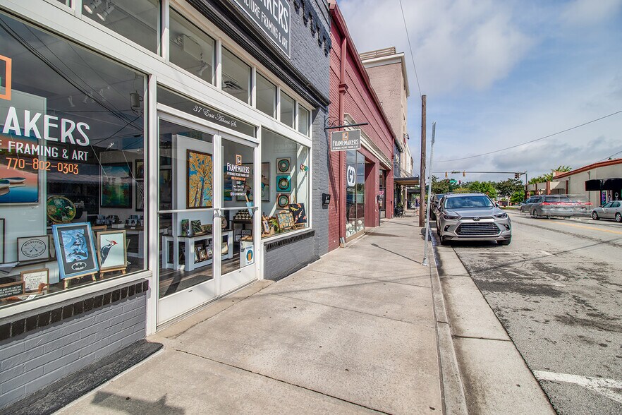 More Photos Of 21 E Athens St, Winder General Retail For Sale