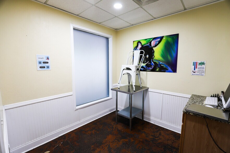 More Photos Of 500 NW 60th St, Gainesville Storefront Retail Office For Lease