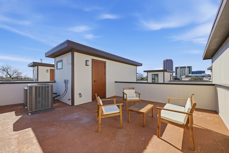 More Photos Of 2631 Kirby st, Dallas Multifamily For Sale