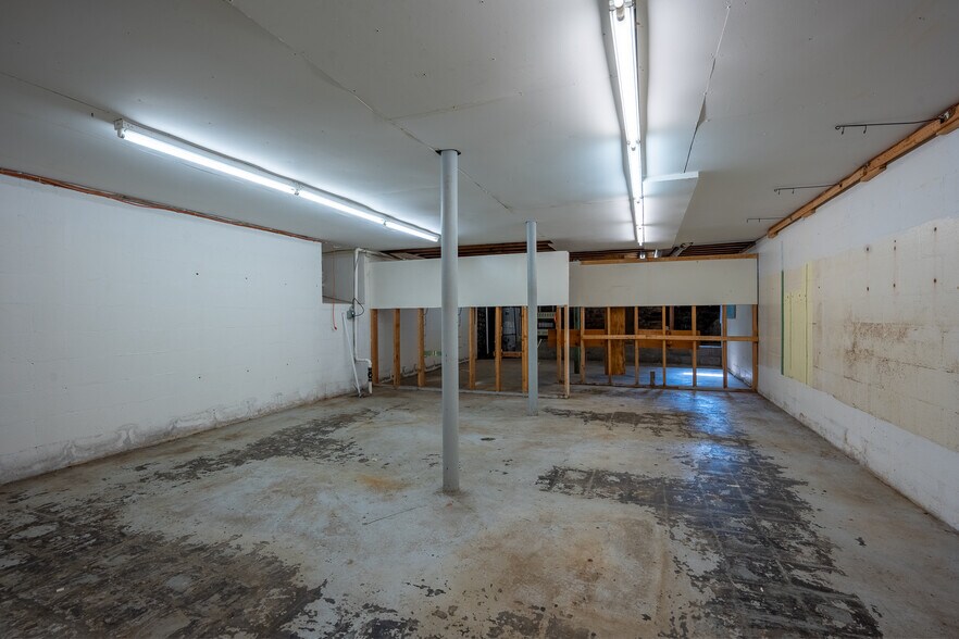 More Photos Of 250-252 Xenia Ave, Yellow Springs Storefront Retail Residential For Sale