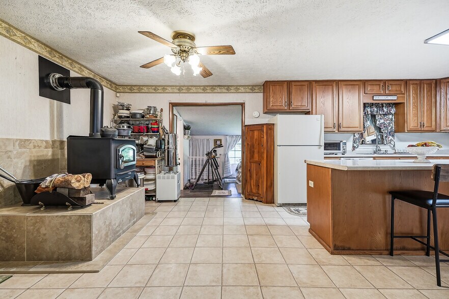 More Photos Of 2650 Cook Rd, Crossville Office For Sale