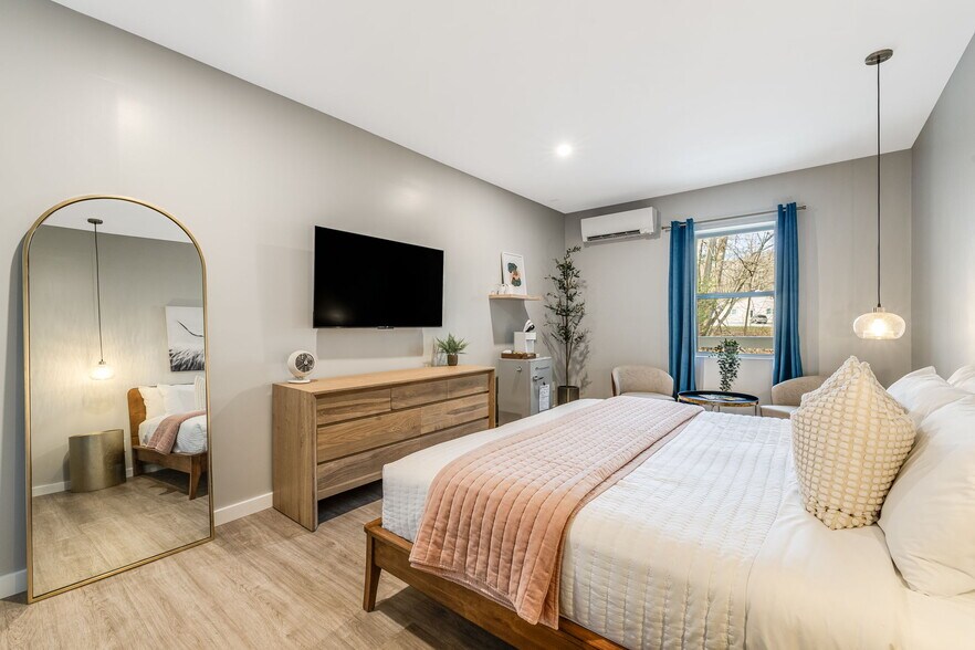 More Photos Of 4102 Soco Rd, Maggie Valley Hotel For Sale