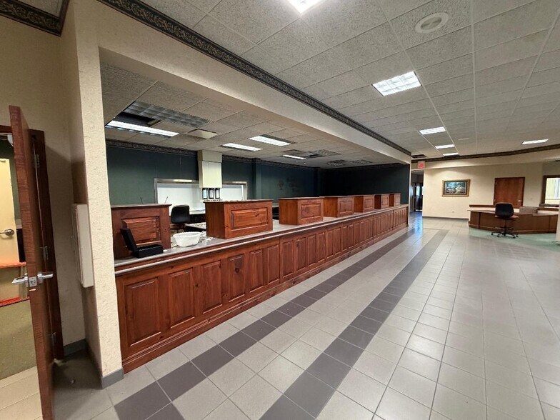 More Photos Of 300 Southtown Blvd, Owensboro Office For Lease