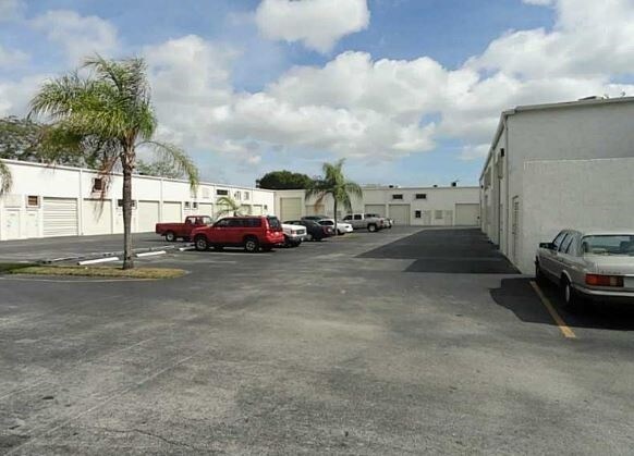 More Photos Of 13977-13981 SW 140th St, Miami Flex For Sale