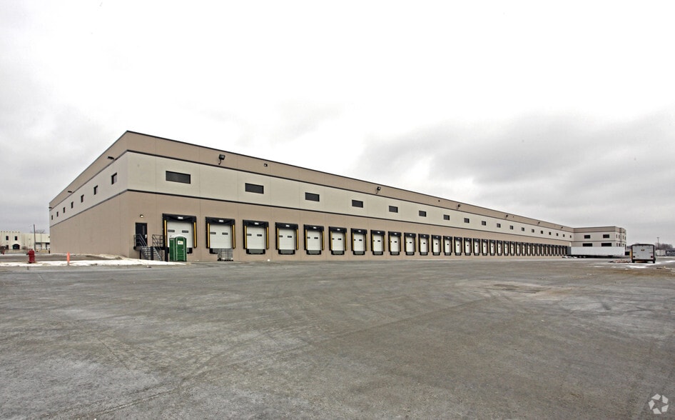 More Photos Of 12161 S Central Ave, Alsip Distribution For Lease