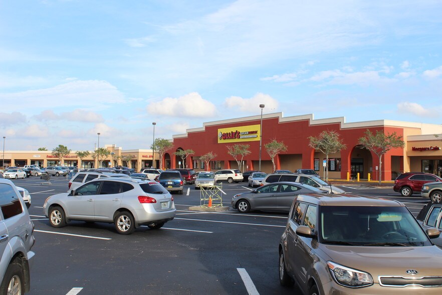 More Photos Of 4300 Kings Hwy, Port Charlotte Unknown For Lease