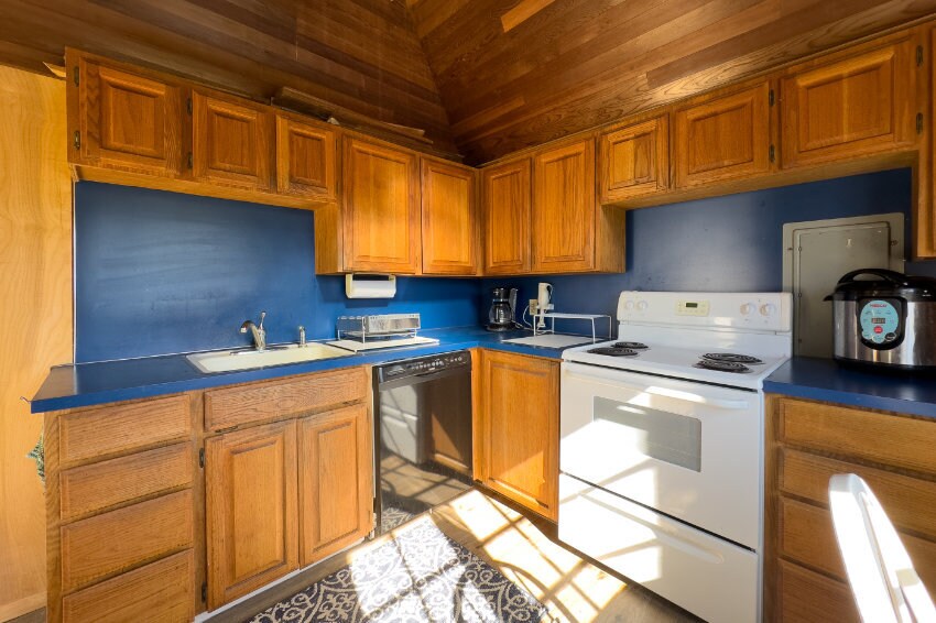 More Photos Of 25 Fraser Rd W, Tillamook Lodge Meeting Hall For Sale