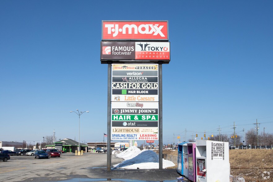 More Photos Of 4025-4141 24th Ave, Fort Gratiot Freestanding For Lease