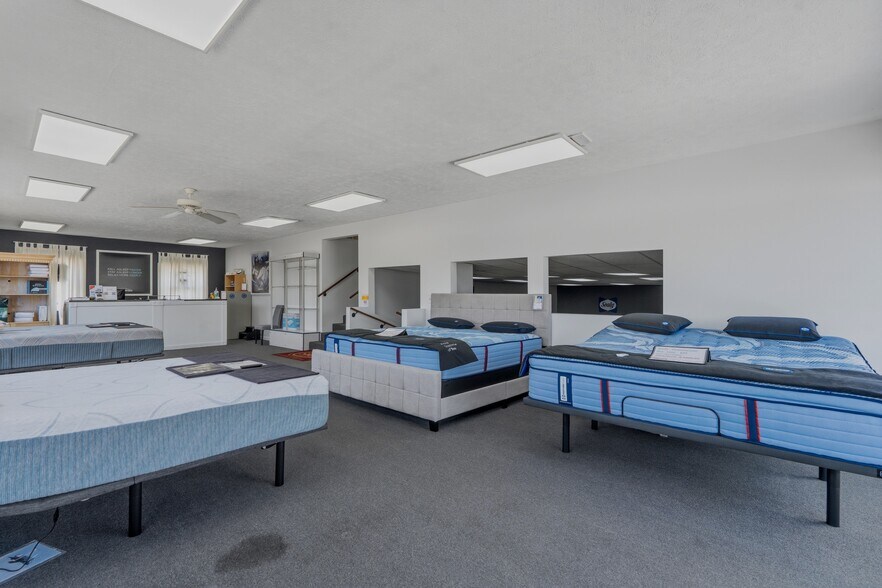 More Photos Of 1327 Grand Central Ave, Vienna Freestanding For Sale