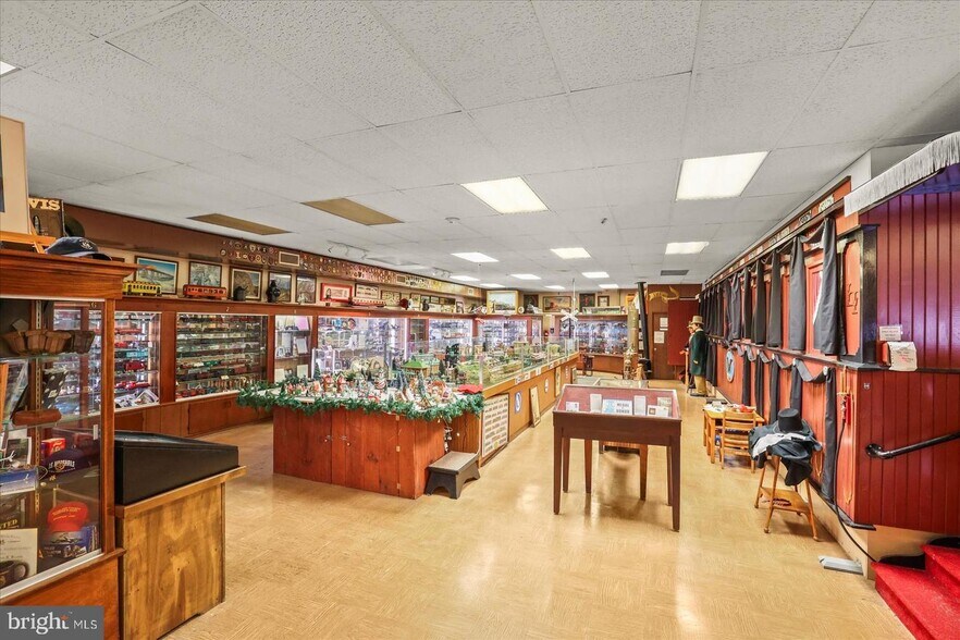 More Photos Of 425 Steinwehr Ave, Gettysburg Storefront Retail Office For Sale