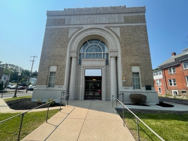 More Photos Of 415 Main St, Schwenksville General Retail For Sale