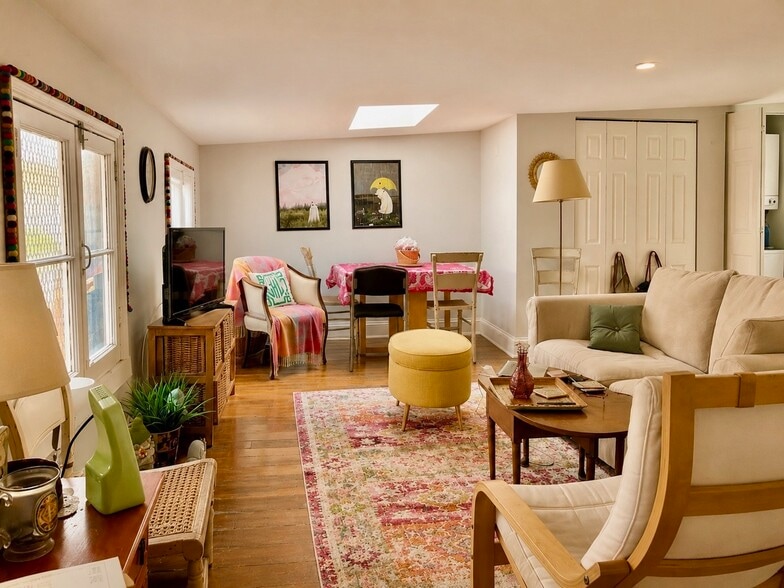 More Photos Of 825 N Charles St, Baltimore Apartments For Sale