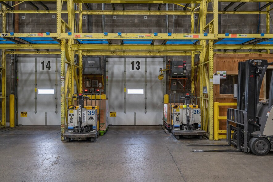 More Photos Of 707 Airport Rd, Bismarck Distribution For Sale