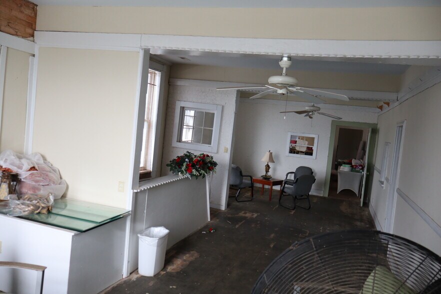 More Photos Of 108 NW Main St, Easley General Retail For Sale