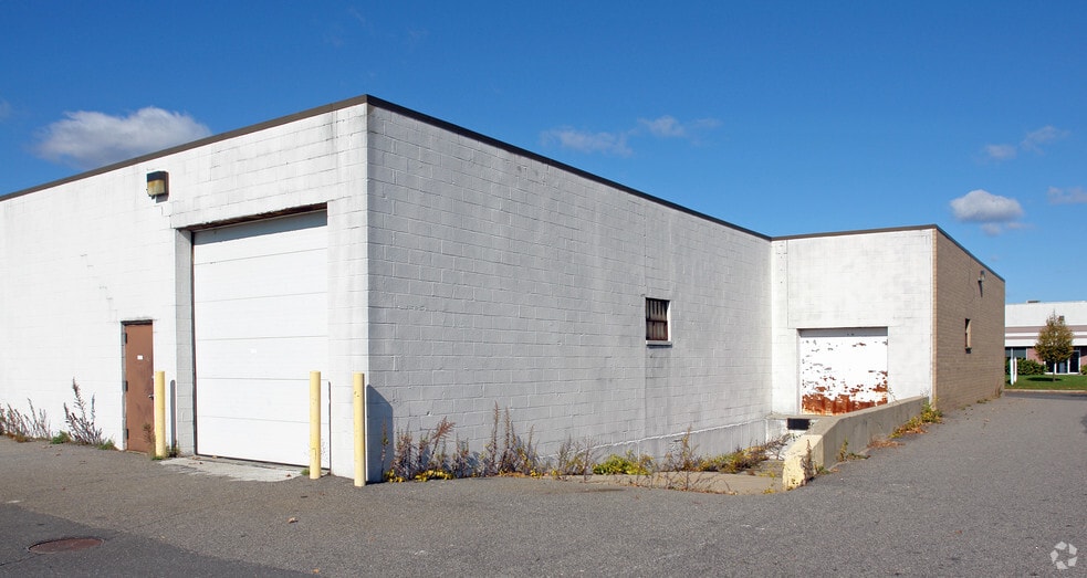 More Photos Of 50 Keyland Ct, Bohemia Manufacturing For Sale
