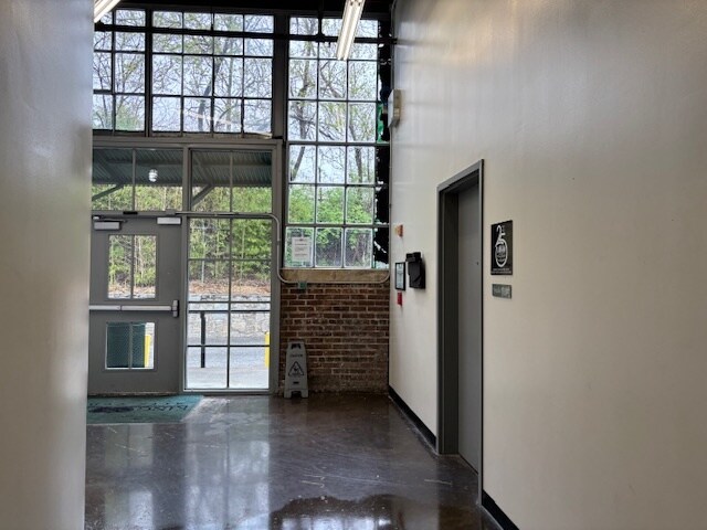 More Photos Of 887 W Marietta St NW, Atlanta Loft Creative Space For Lease