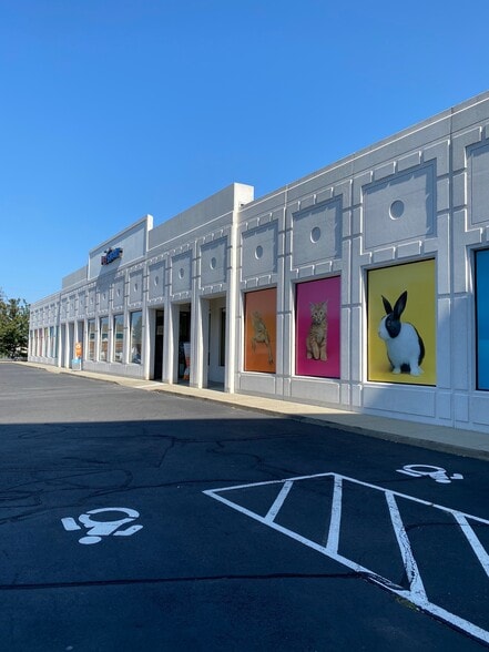 More Photos Of 525 Connecticut Ave, Norwalk Freestanding For Sale