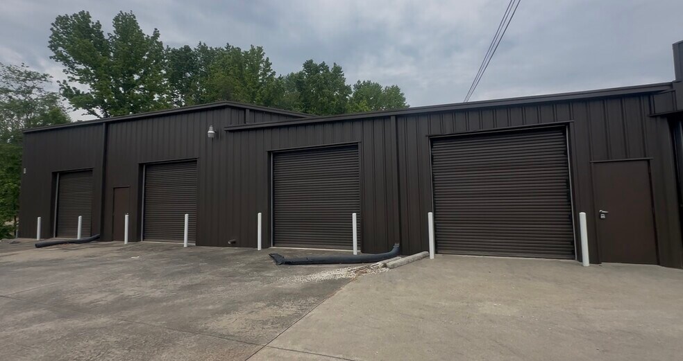 More Photos Of 12230 Cumming Hwy, Canton Warehouse For Lease