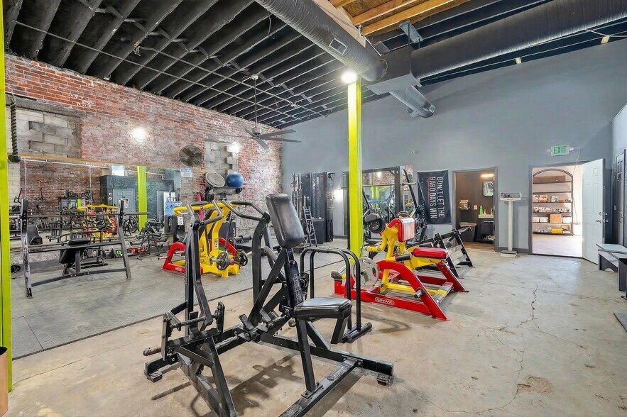 More Photos Of 1628 E Bates St, Indianapolis Warehouse For Sale