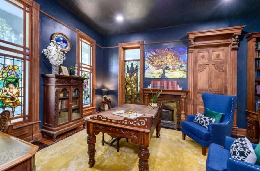 More Photos Of 310 Ball Park Loop, Denison Hospitality For Sale