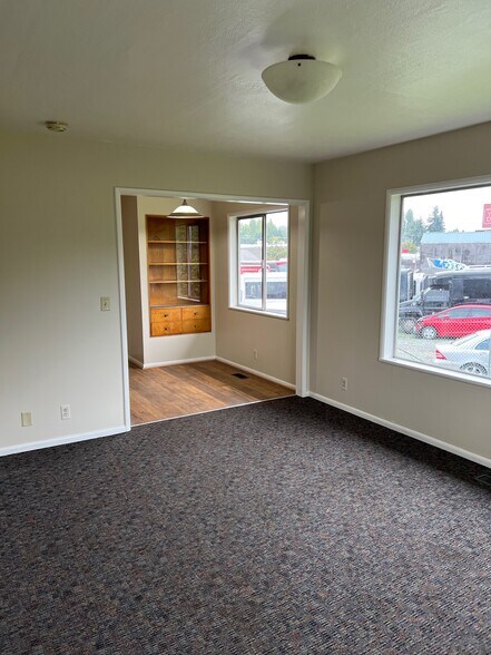 More Photos Of 9128 10th Ave S, Seattle Warehouse For Lease