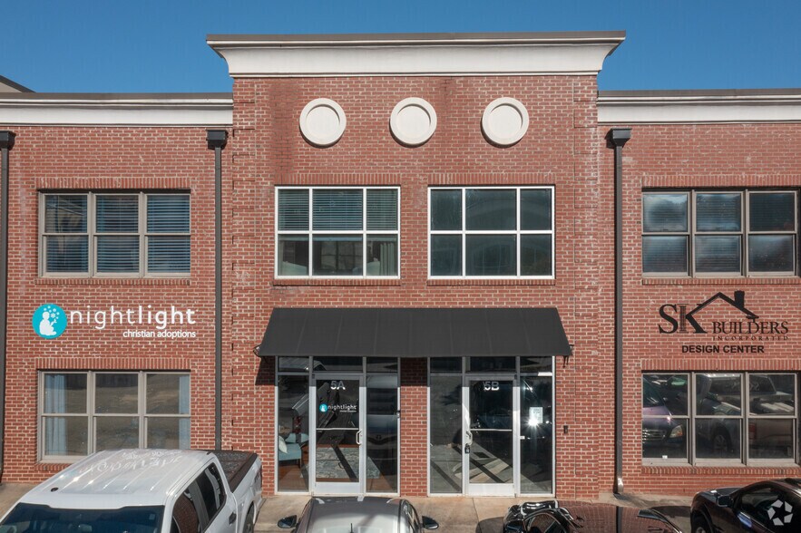 More Photos Of 955 W Wade Hampton Blvd, Greer Office For Lease