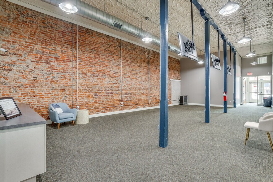 More Photos Of 115 N Main St, Mansfield Health Club For Lease