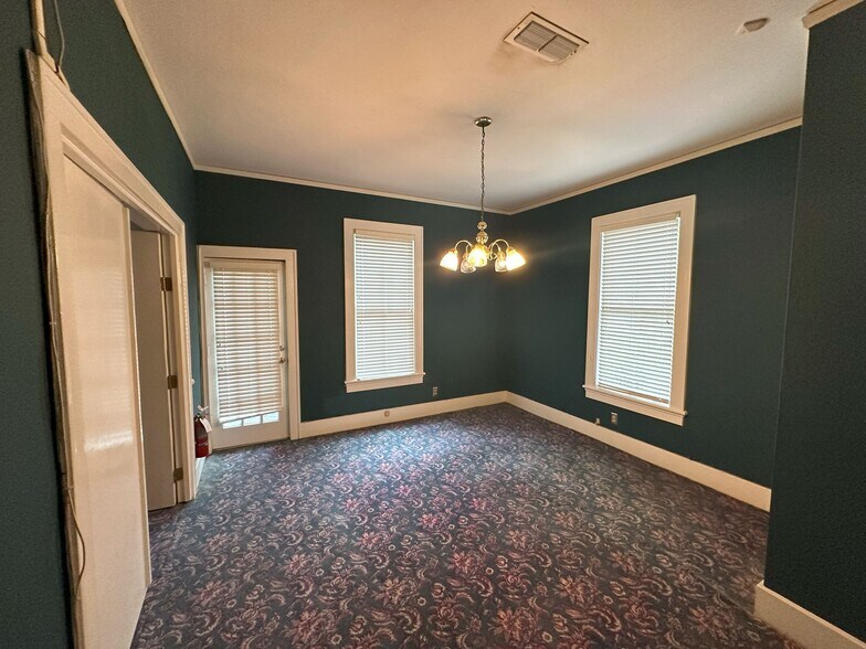 More Photos Of 16 W La Rua St, Pensacola Loft Creative Space For Sale