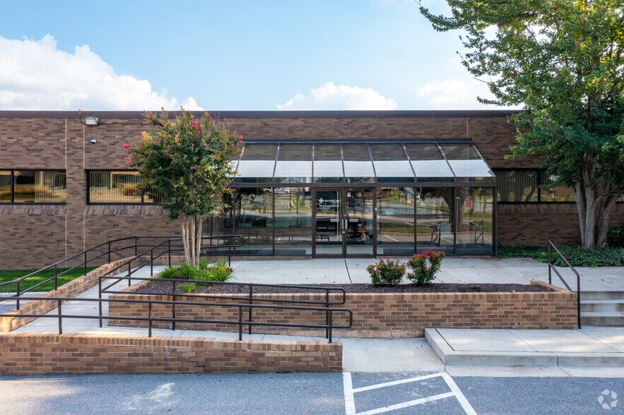 More Photos Of 11011 McCormick Rd, Hunt Valley Office For Lease