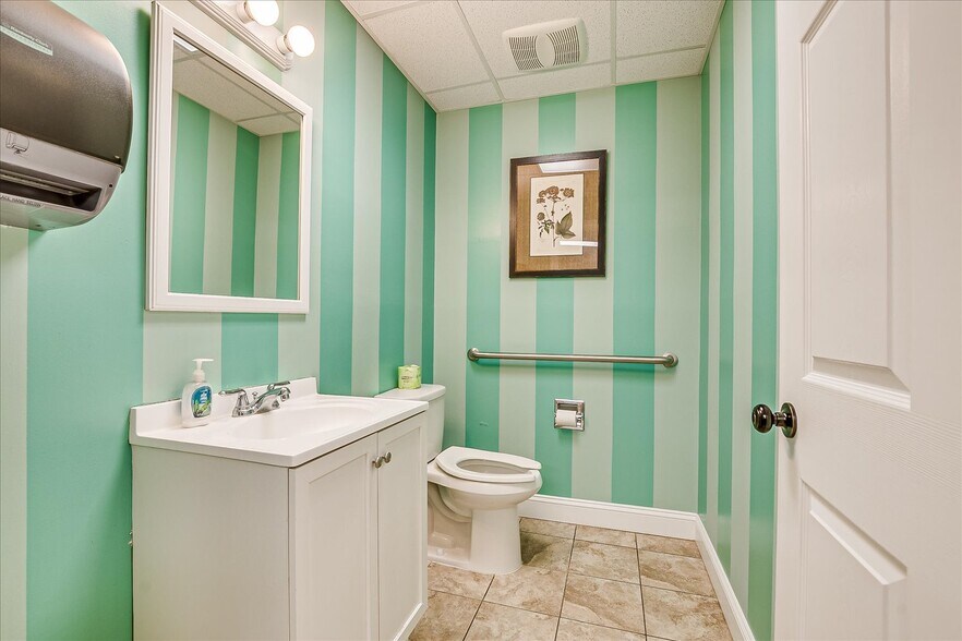 More Photos Of 72 Highway 27, Edison Medical For Sale