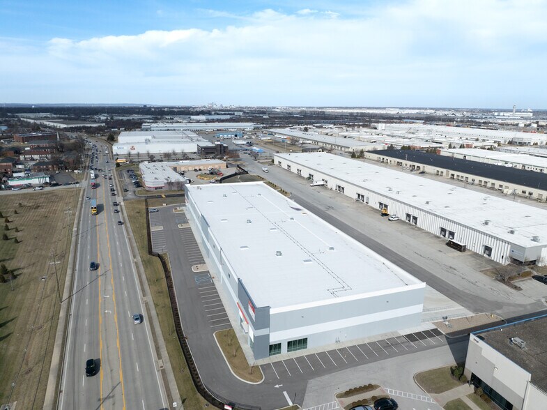 More Photos Of 7777 National Turnpike, Louisville Manufacturing For Lease