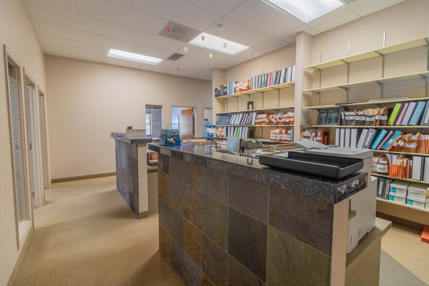 More Photos Of 1795 E Skyline Dr, Tucson Office For Lease