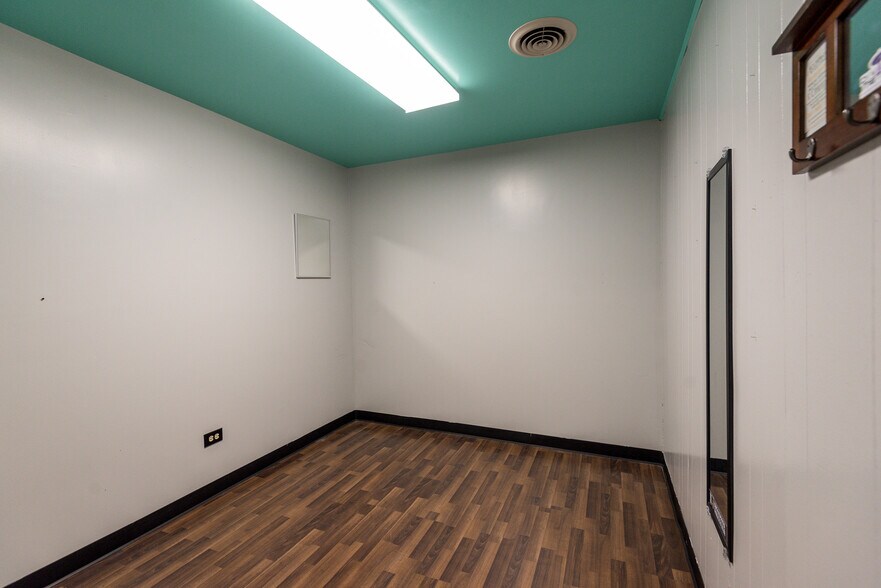 More Photos Of 39 S Main St, Payette Storefront Retail Residential For Lease