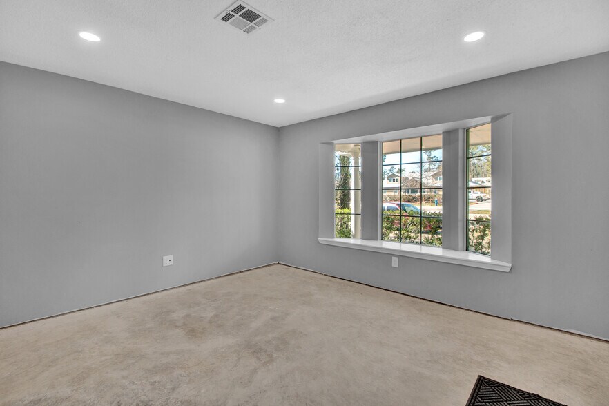 More Photos Of 26206 Oak Ridge Dr, Spring Office For Lease