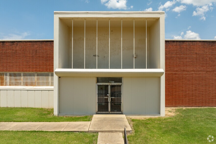 More Photos Of 730-750 Huron St, Memphis Warehouse For Lease