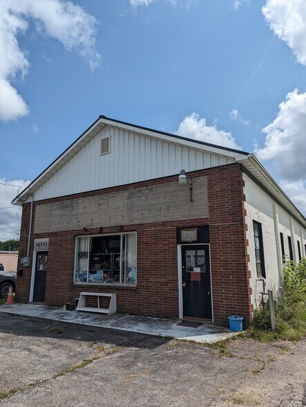 More Photos Of 46325 Telegraph Rd, Amherst Freestanding For Lease