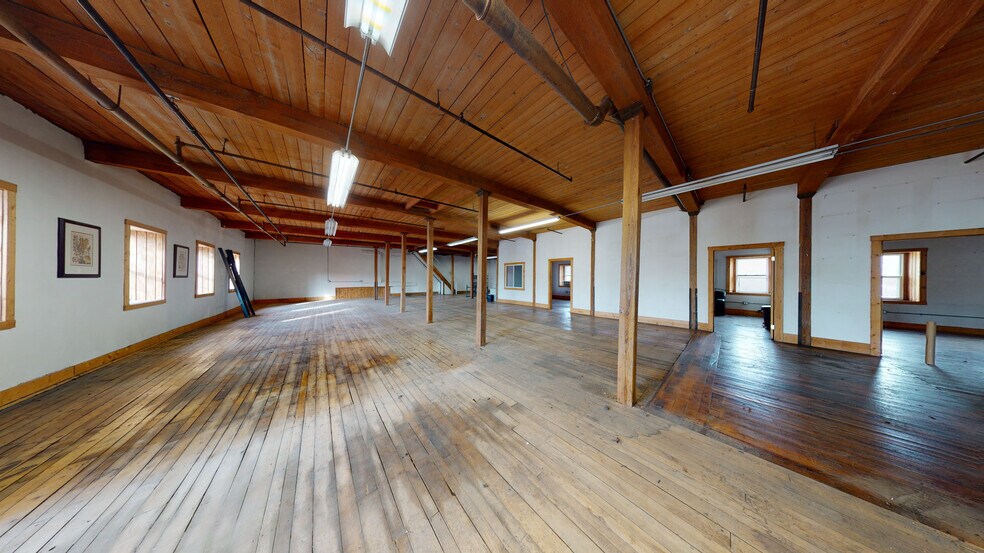 More Photos Of 119 R Foster St, Peabody Warehouse For Lease