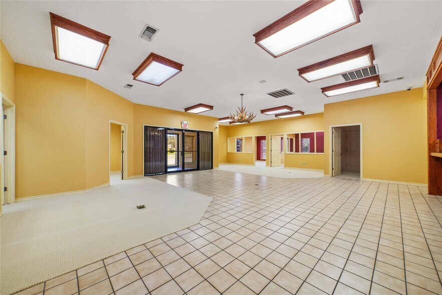 More Photos Of 3101 Austin Ave, Brownwood Bank For Sale