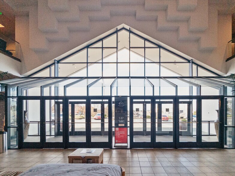 More Photos Of 1767 S 48th St, Tacoma Freestanding For Lease